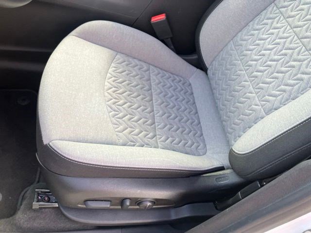 Used 2022 Chevrolet Equinox LS w/ LS Convenience Package FWD image 10