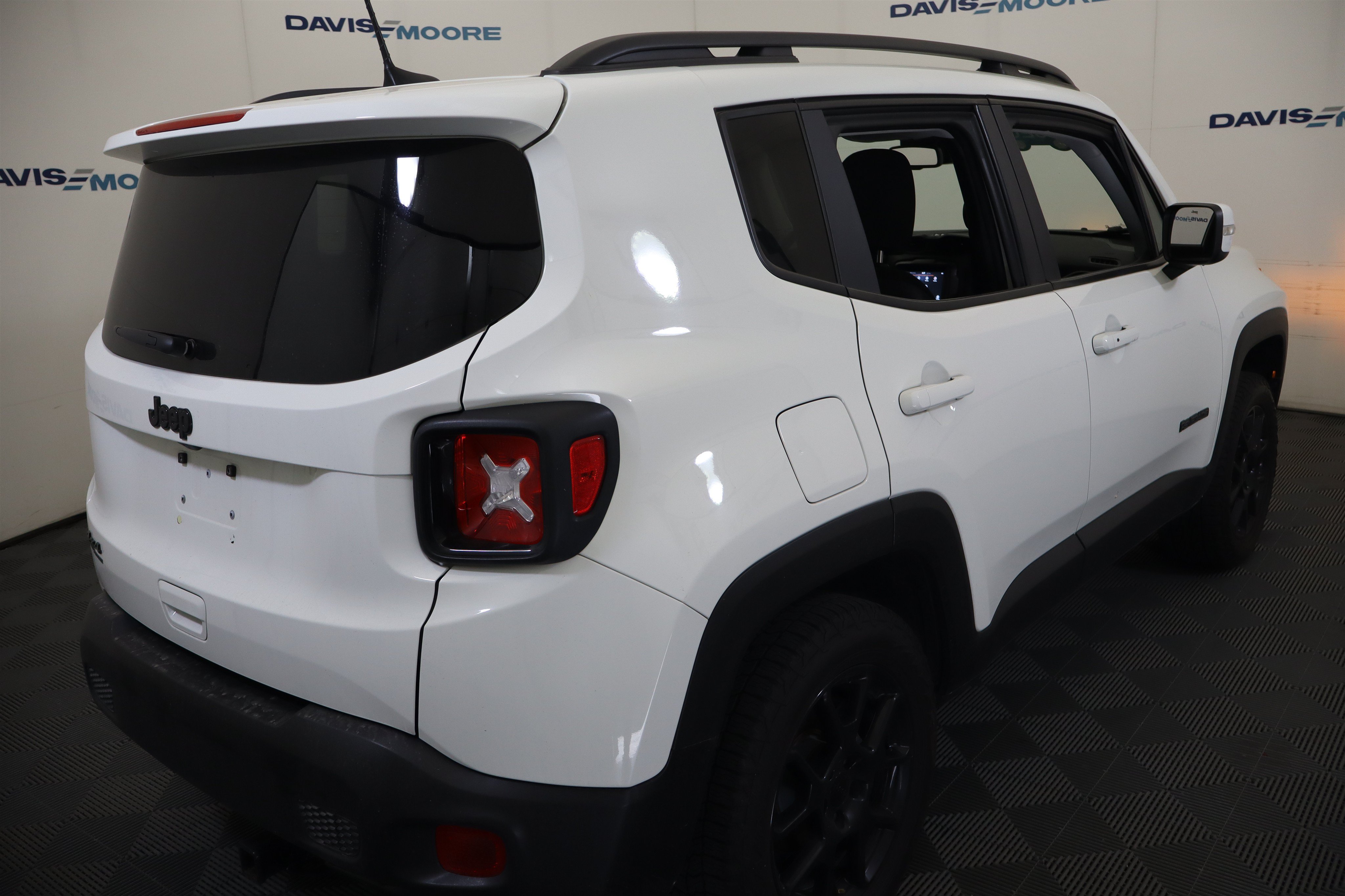 Used 2020 Jeep Renegade Altitude AWD/4WD image 6