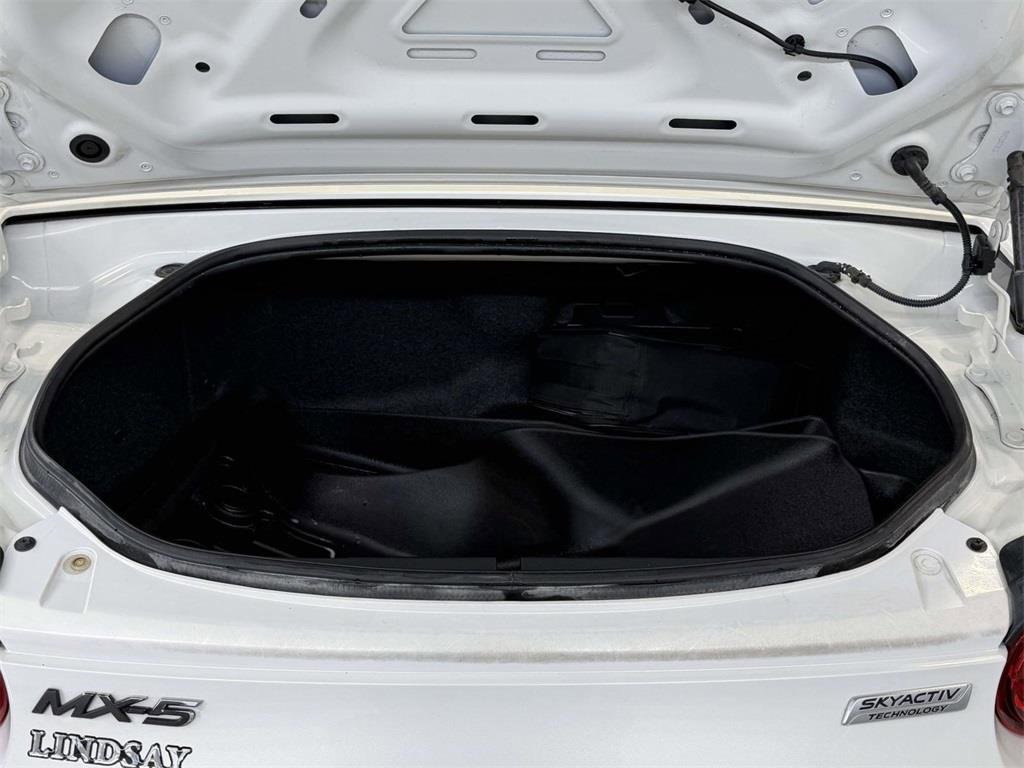 Used 2017 MAZDA MX-5 Miata RF Grand Touring image 12