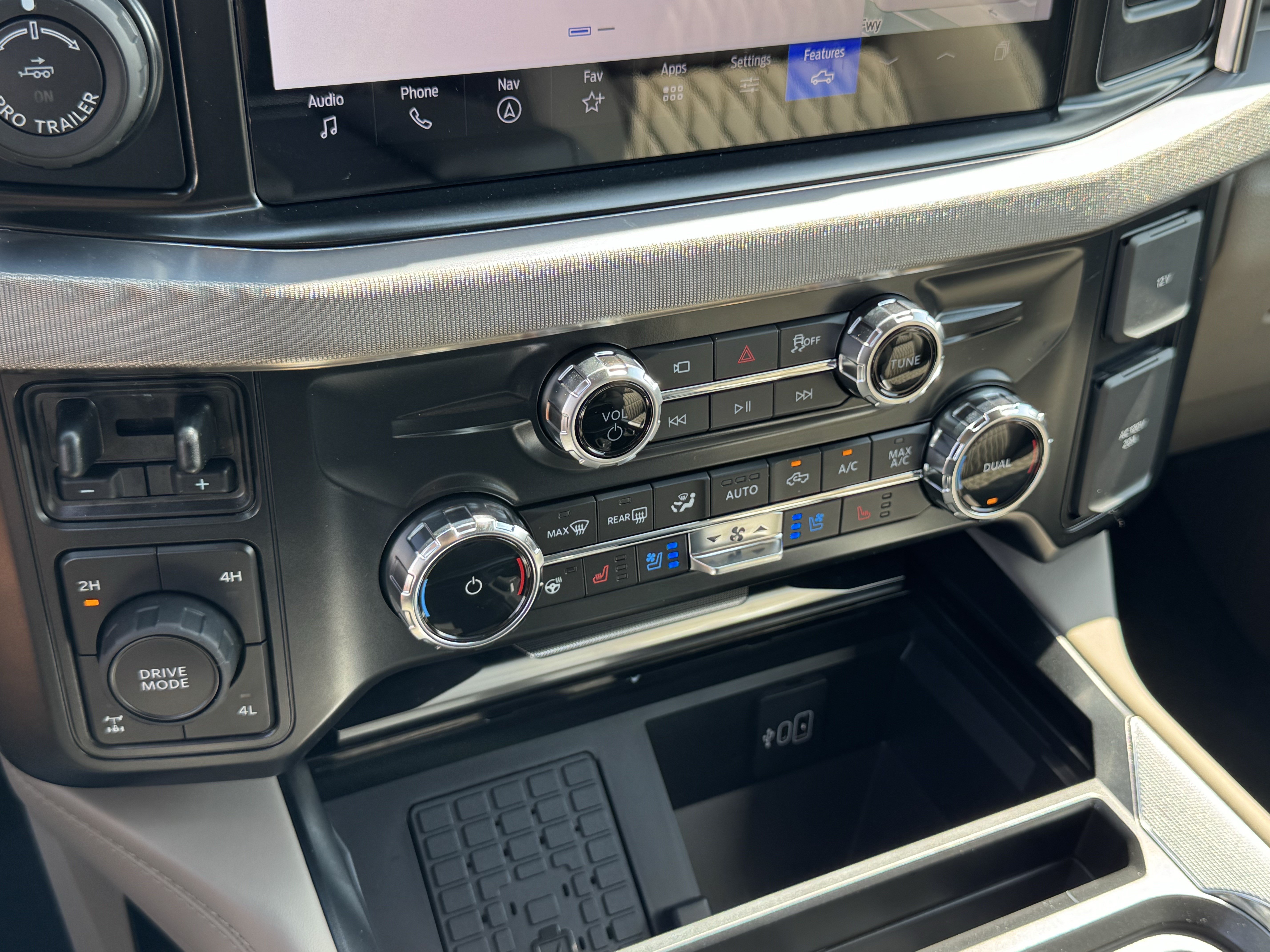 New 2026 Ford F250 Platinum w/ Platinum Plus Package AWD/4WD image 15