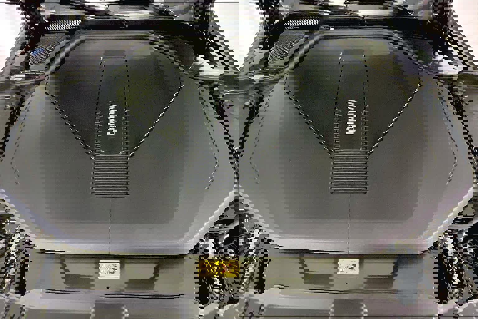 Used 2025 BMW i5 eDrive40i w/ Premium Package image 16