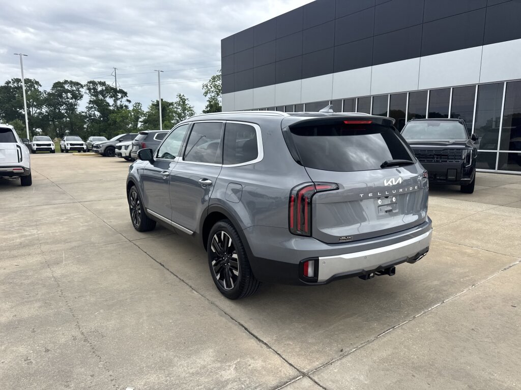 Used 2024 Kia Telluride SX w/ Towing Package FWD image 23