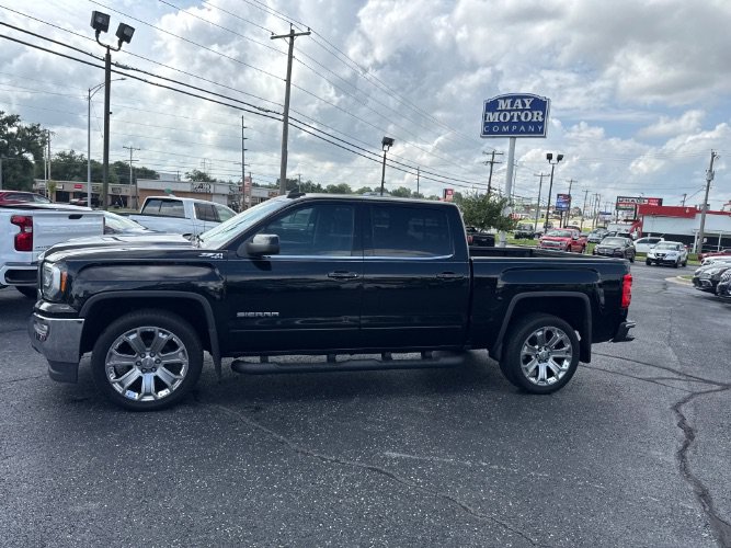 Used 2017 GMC Sierra 1500 SLE w/ SLE Value Package AWD/4WD image 2