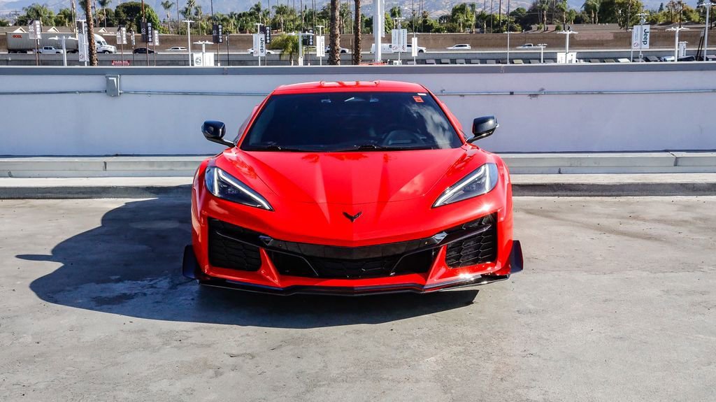 Used 2025 Chevrolet Corvette Z06 w/ Stealth Interior Trim Package RWD image 3