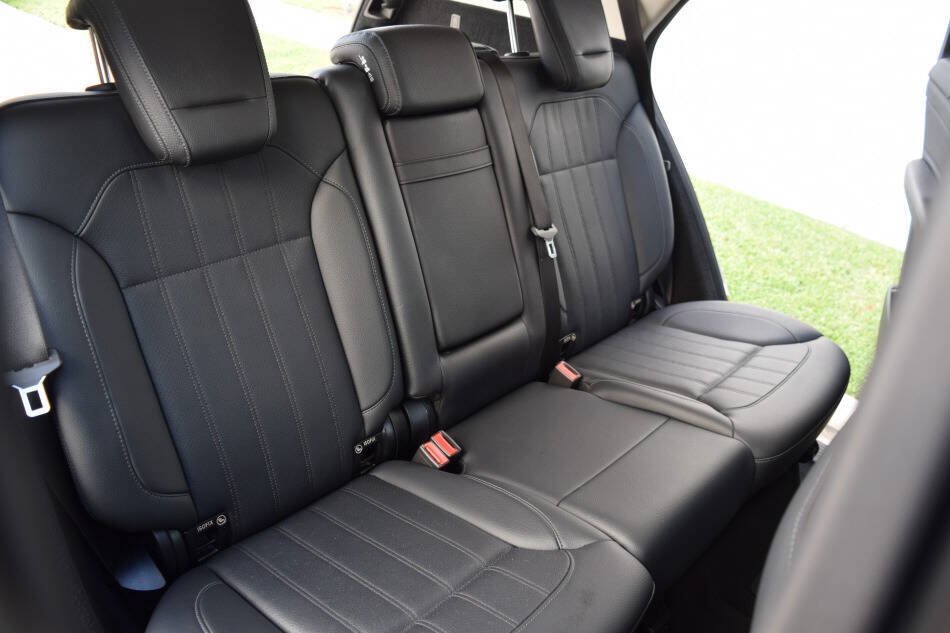 Used 2016 Mercedes-Benz GLE 300d 4MATIC w/ Premium Package image 46