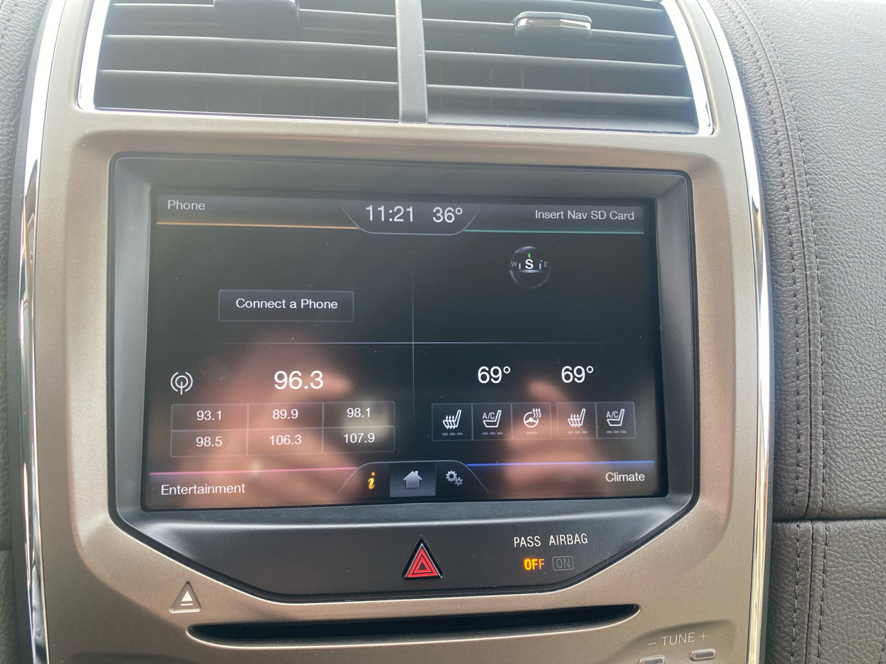 Used 2015 Lincoln MKX FWD w/ Equipment Group 101A image 19