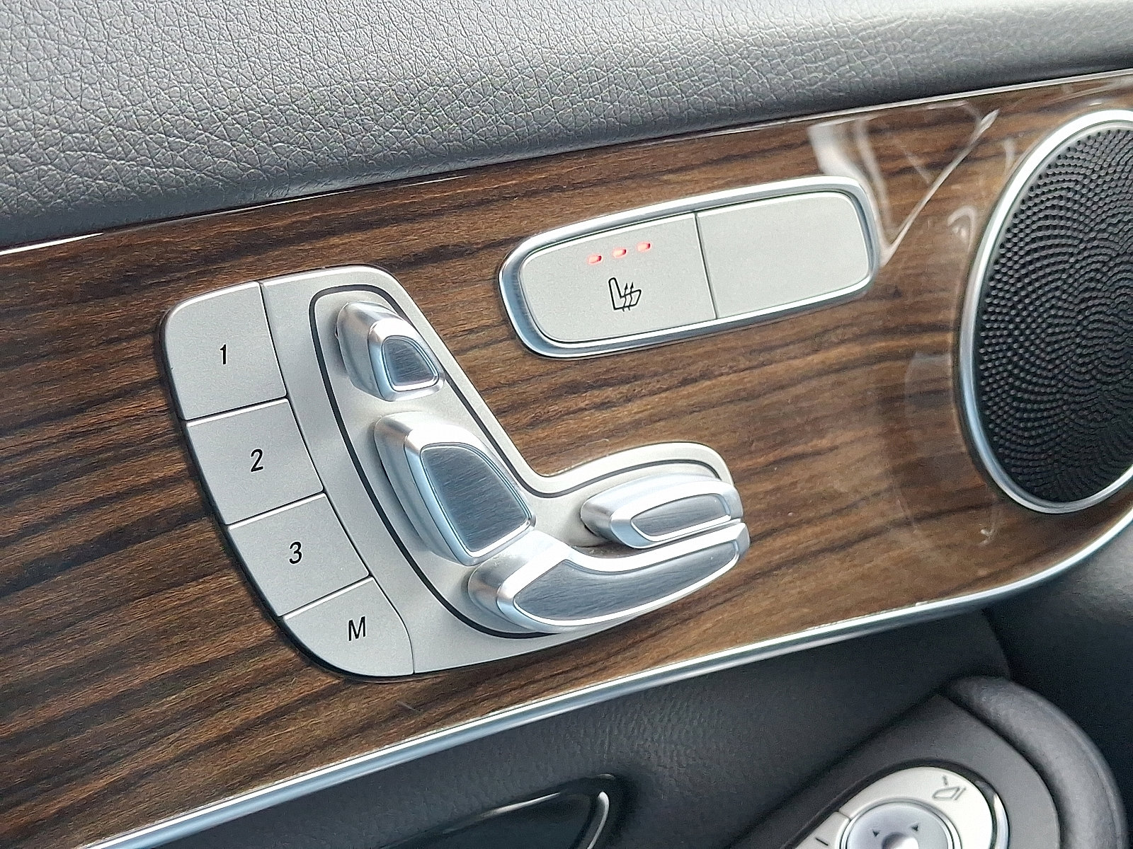 Certified 2020 Mercedes-Benz GLC 300 4MATIC image 25