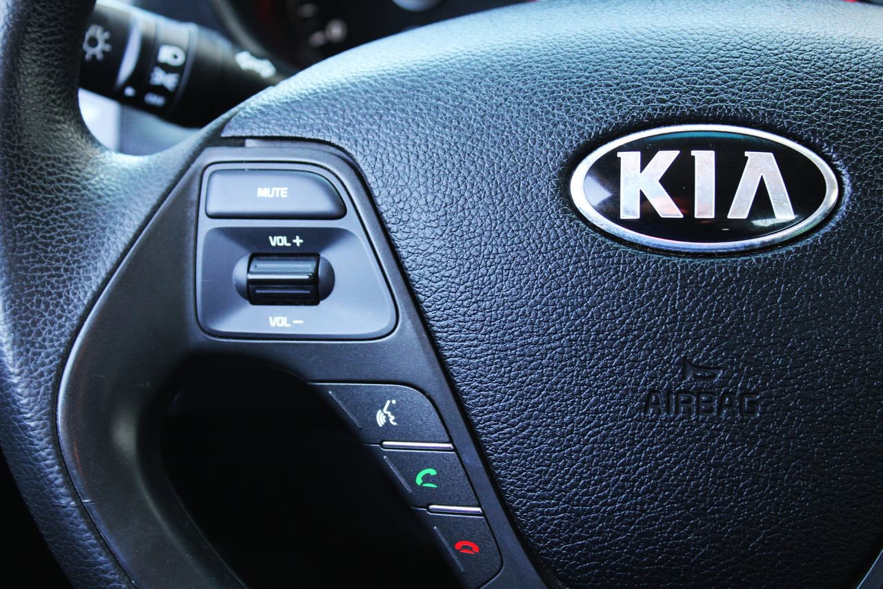 Used 2017 Kia Forte LX image 16