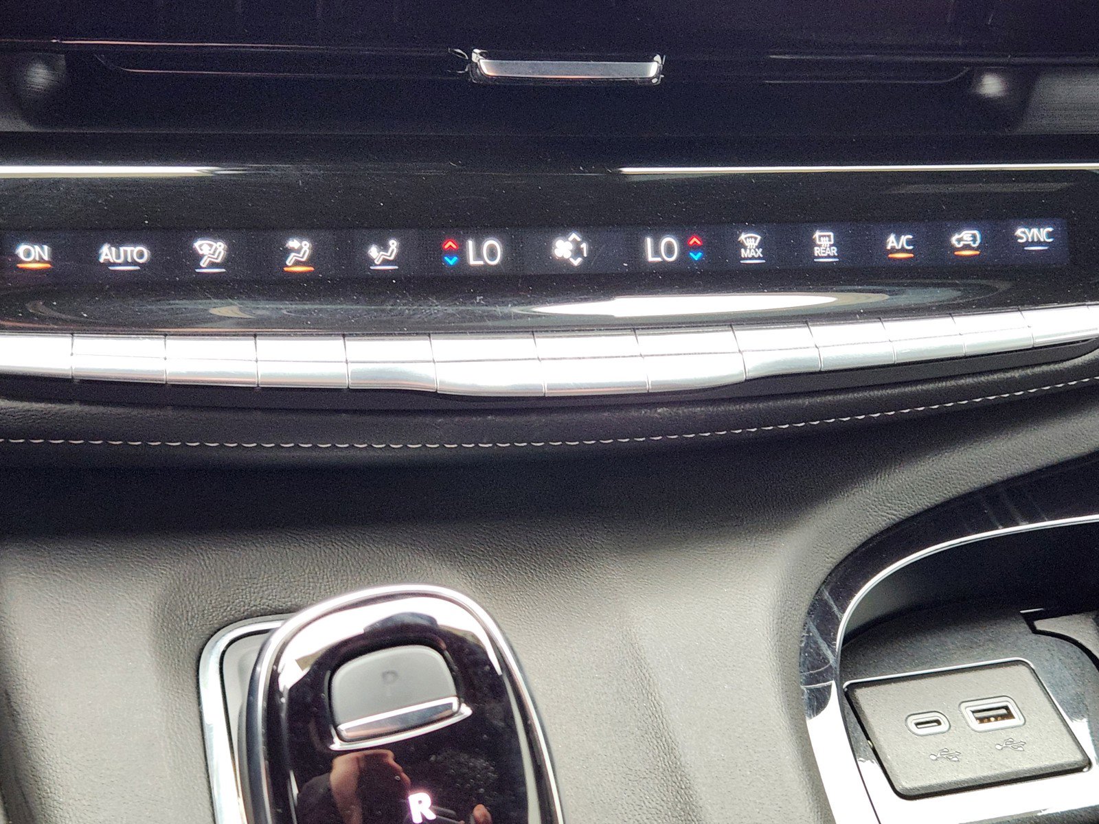 Certified 2024 Cadillac Escalade Sport w/ LPO, ONYX Package image 17