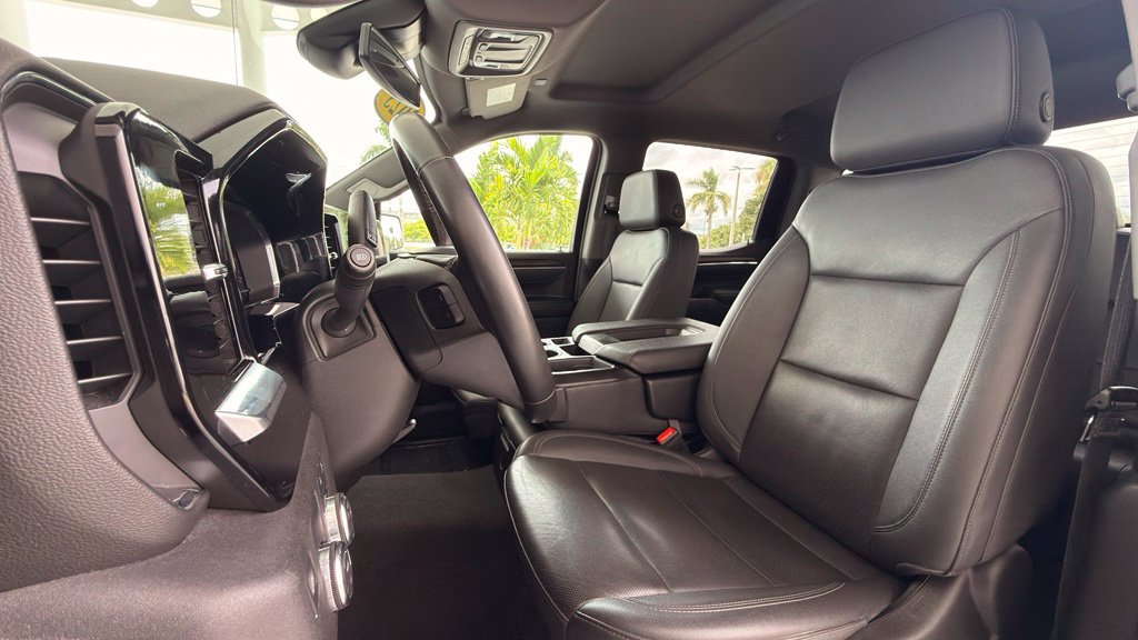 Used 2025 GMC Sierra 1500 SLT RWD image 4