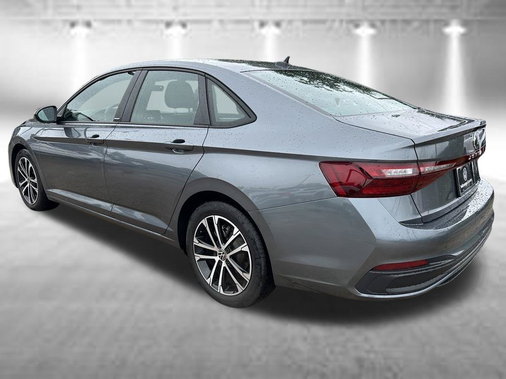 Used 2026 Volkswagen Jetta Sport FWD image 4