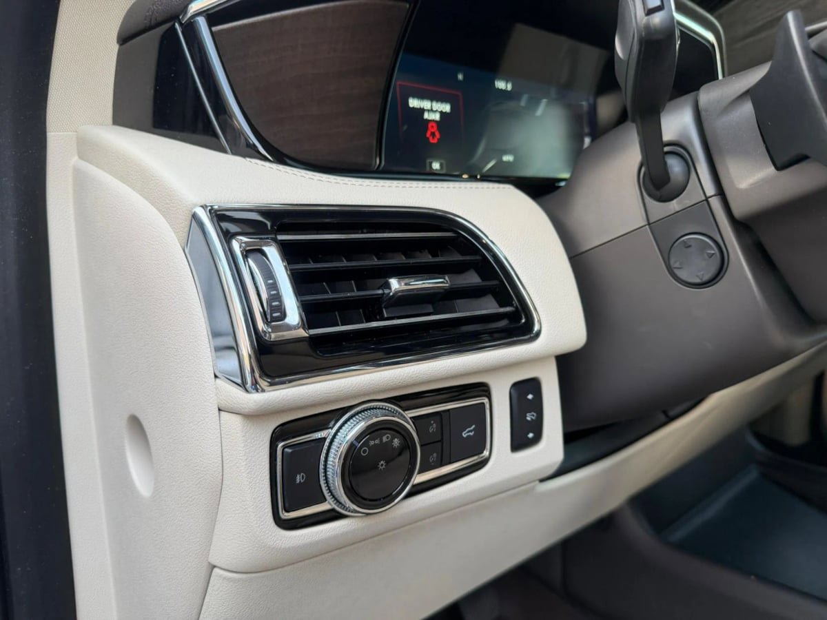 Used 2019 Lincoln Navigator Reserve AWD/4WD image 67