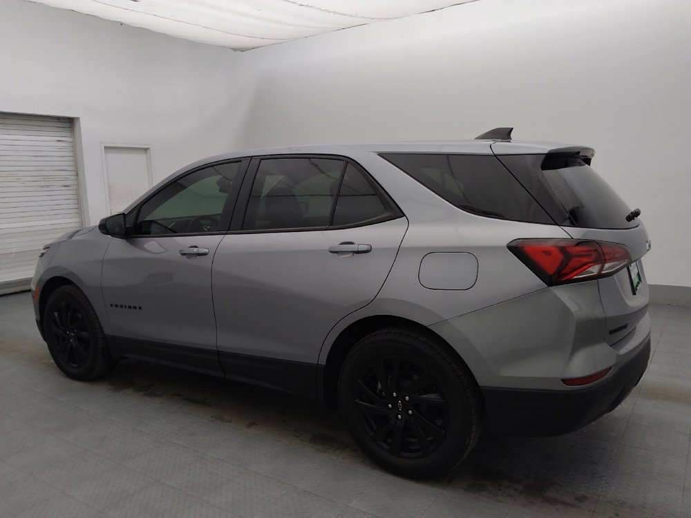 Used 2024 Chevrolet Equinox LS w/ LS Convenience Package image 3