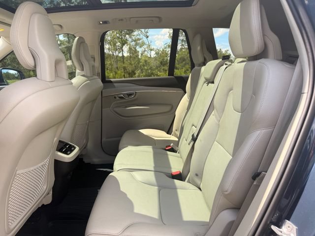 Used 2022 Volvo XC90 T5 Momentum w/ Protection Package Premier FWD image 7