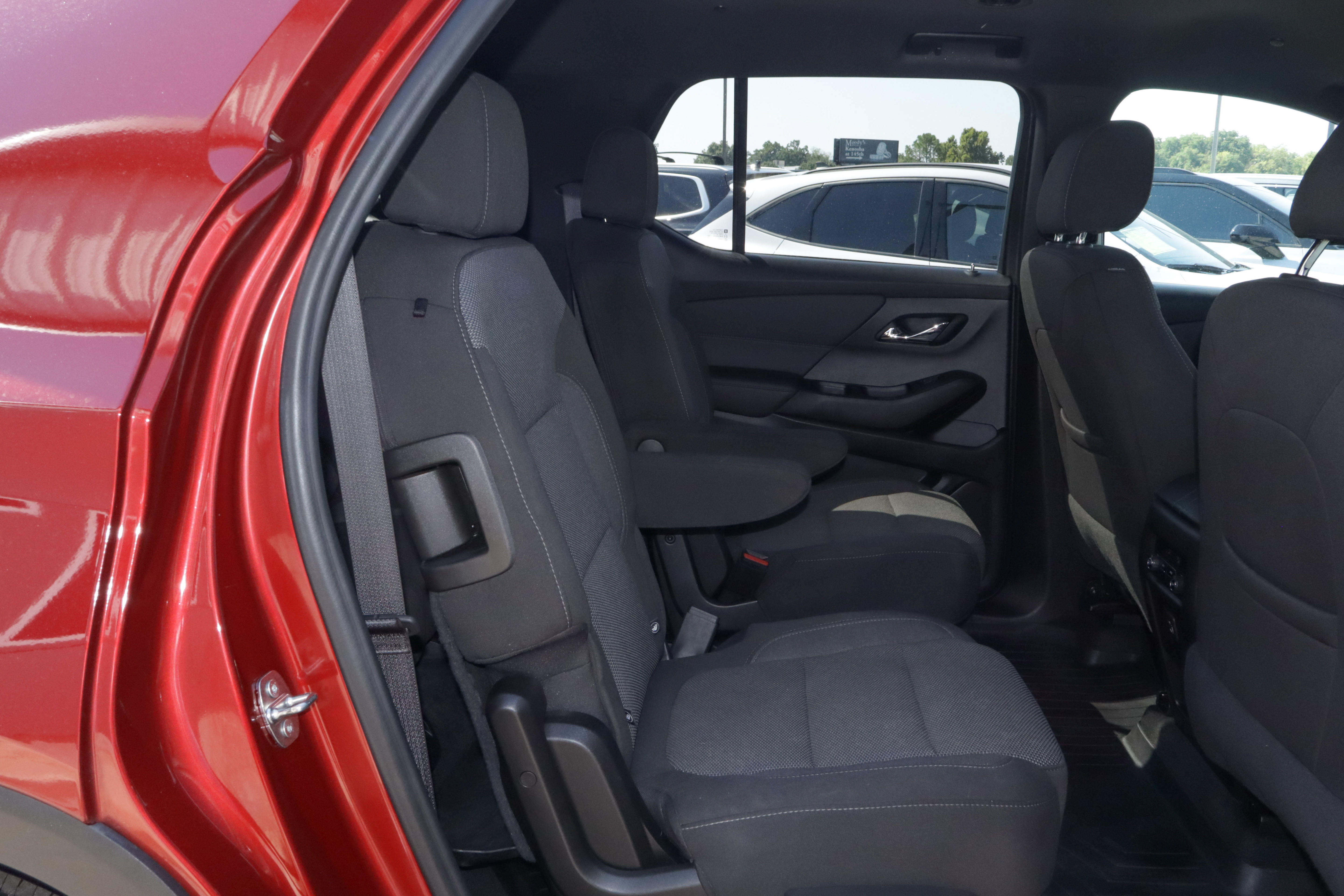 Used 2023 Chevrolet Traverse LT FWD image 23