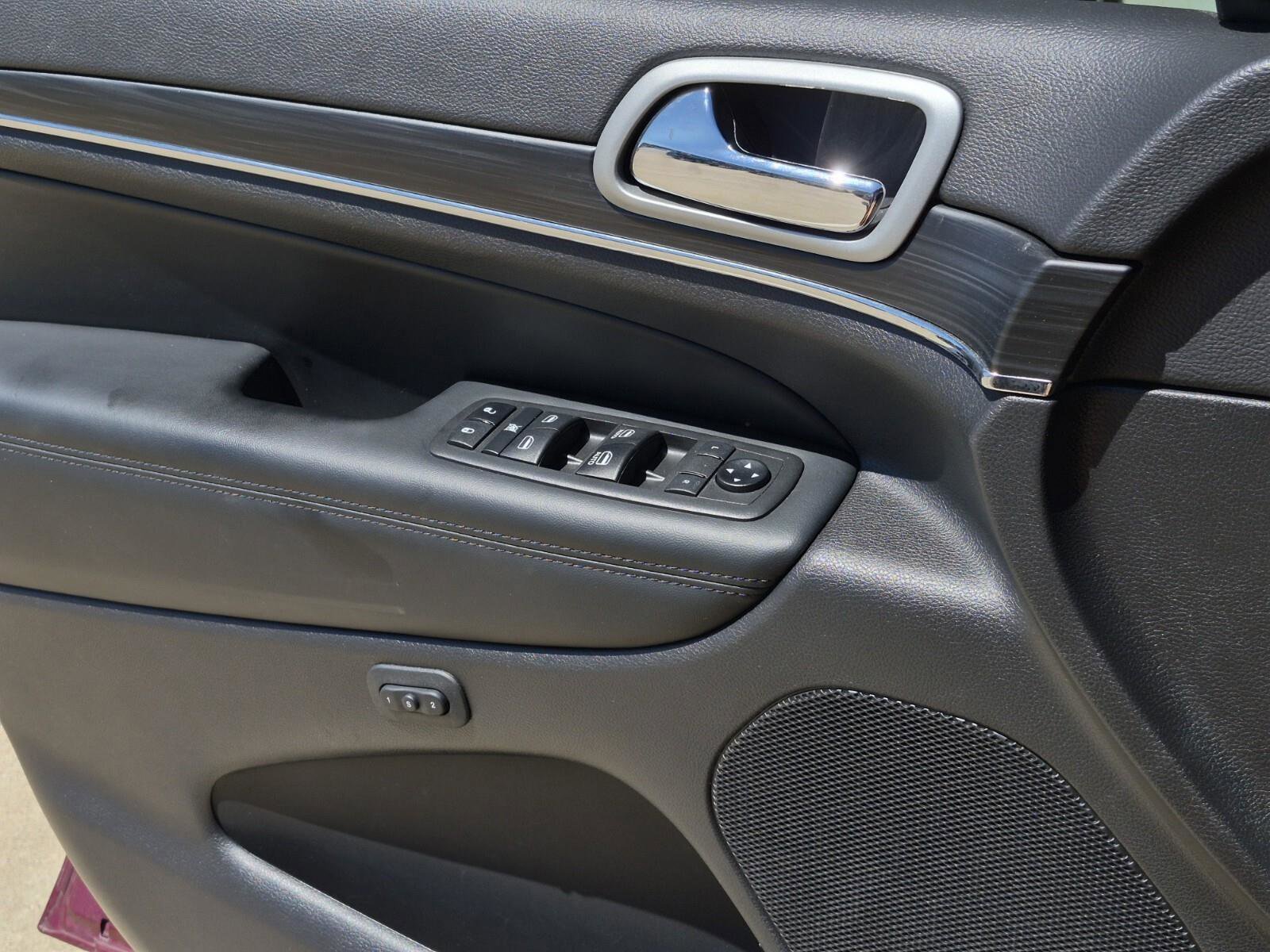 Used 2021 Jeep Grand Cherokee Limited image 16