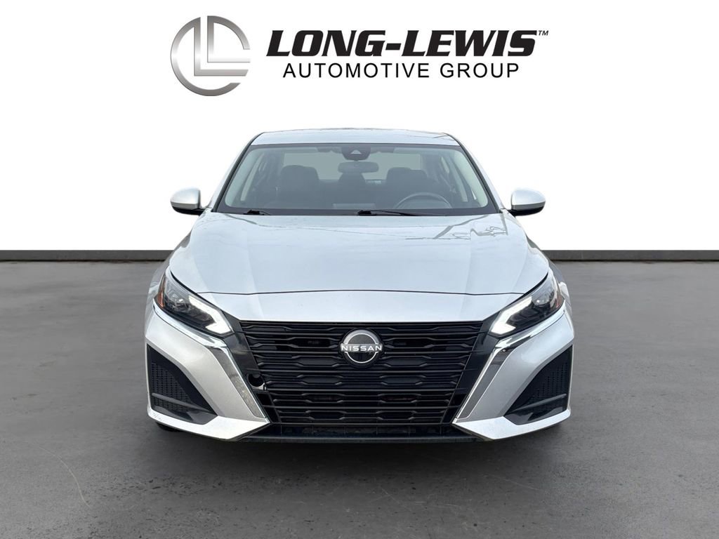 Used 2023 Nissan Altima 2.5 SV image 11