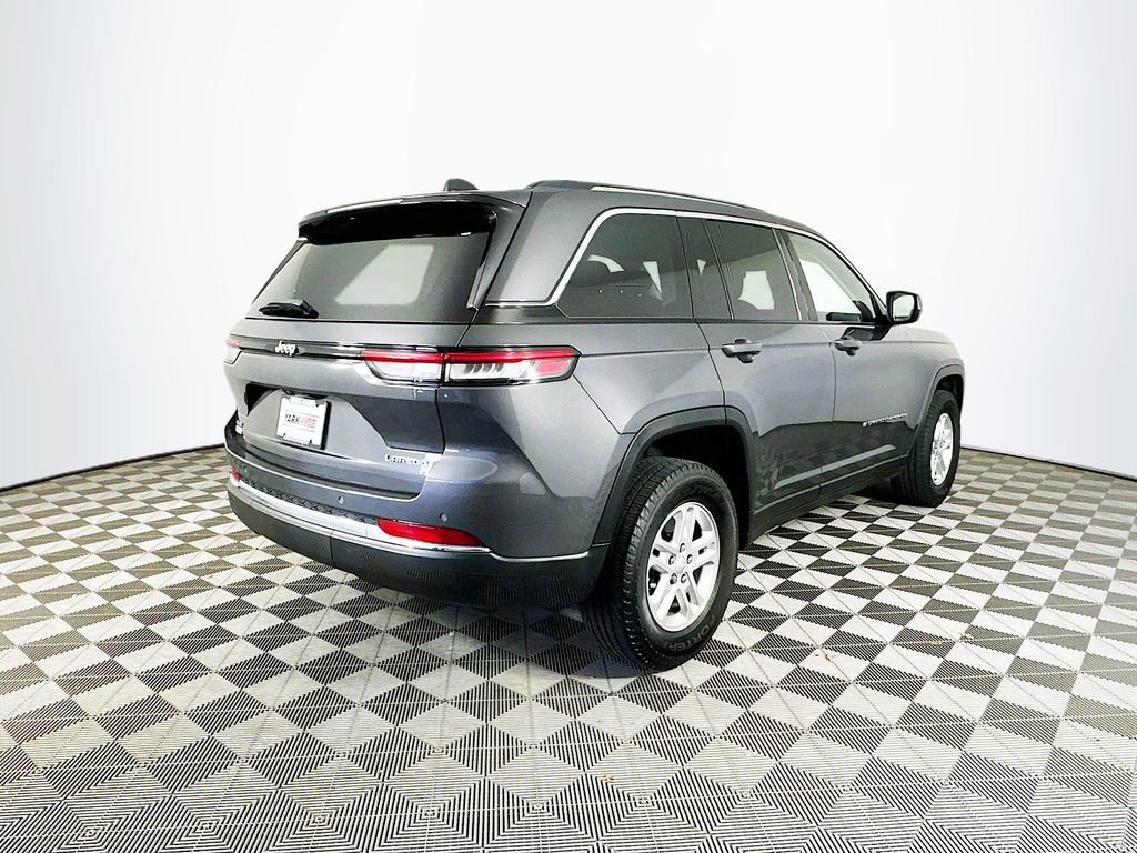 Certified 2023 Jeep Grand Cherokee Laredo image 11