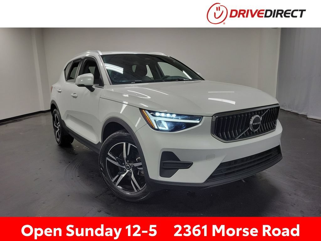 Used 2024 Volvo XC40 B5 Core