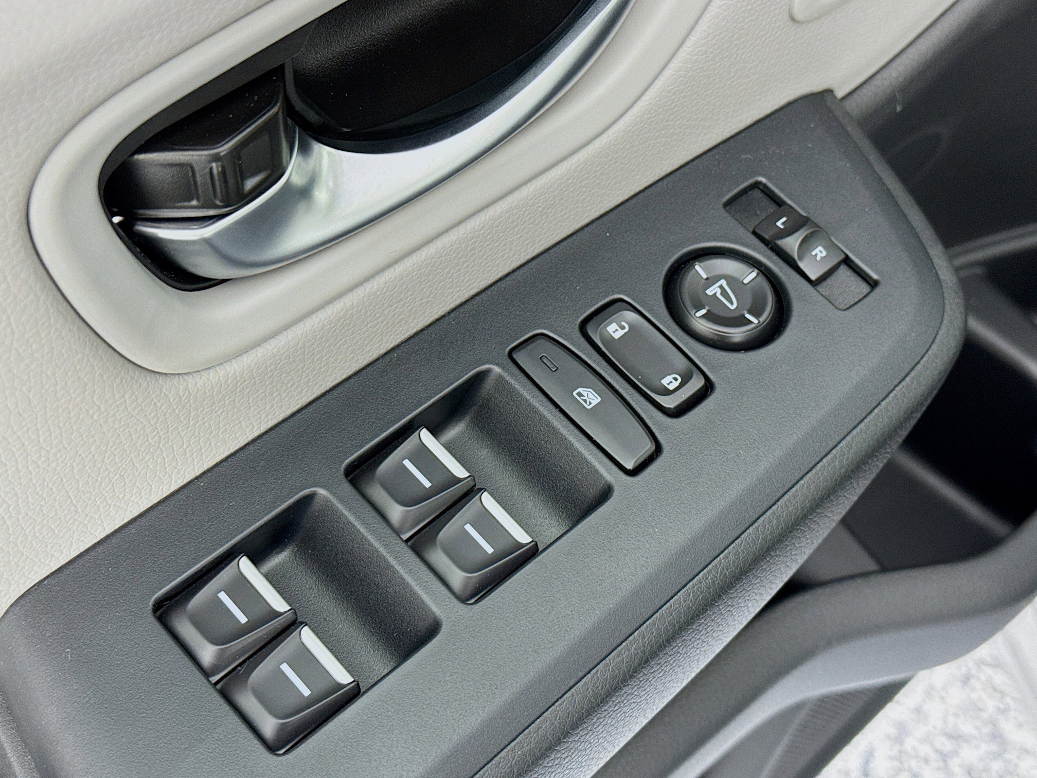 New 2025 Honda Pilot Touring image 18