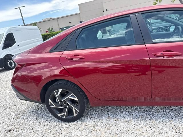 Used 2025 Hyundai Elantra Sport FWD image 5