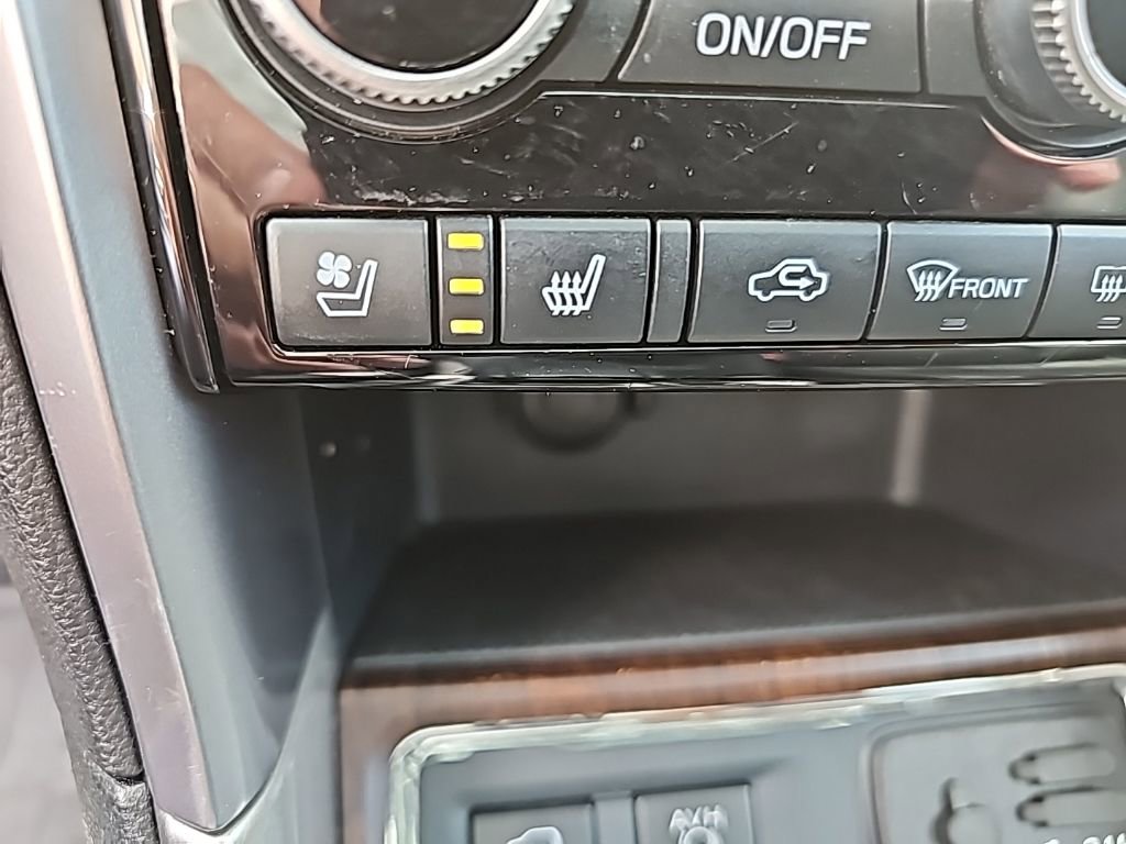 Used 2022 Subaru Ascent Touring image 33