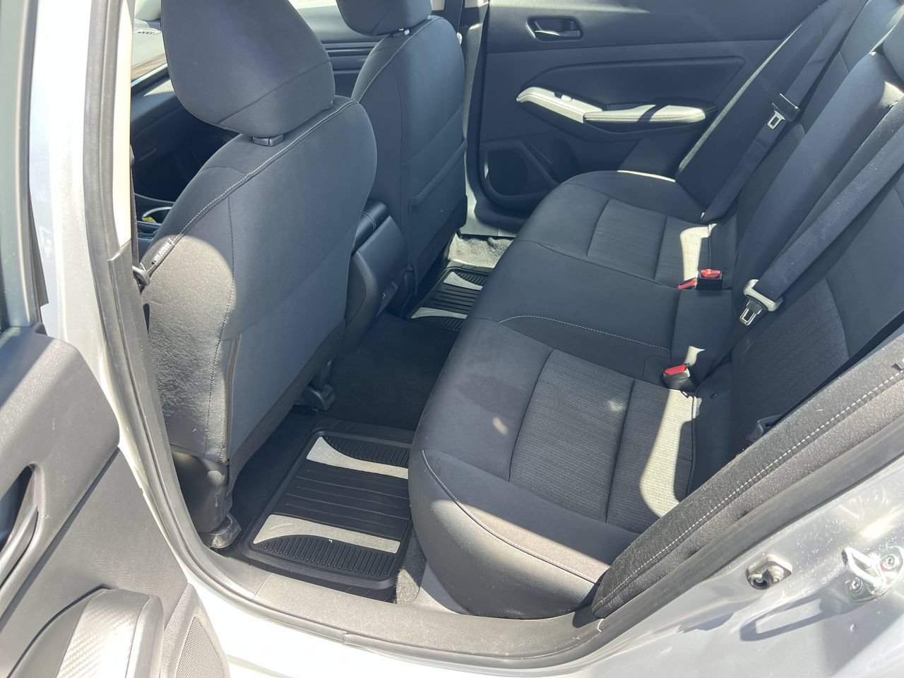 Used 2024 Nissan Altima 2.5 SV AWD/4WD image 32