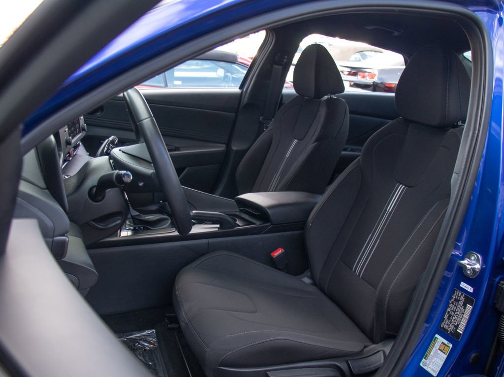 Used 2025 Hyundai Elantra Sport image 10