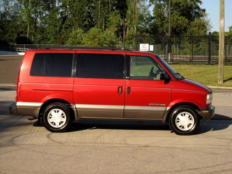 Used 1999 GMC Safari AWD image 9