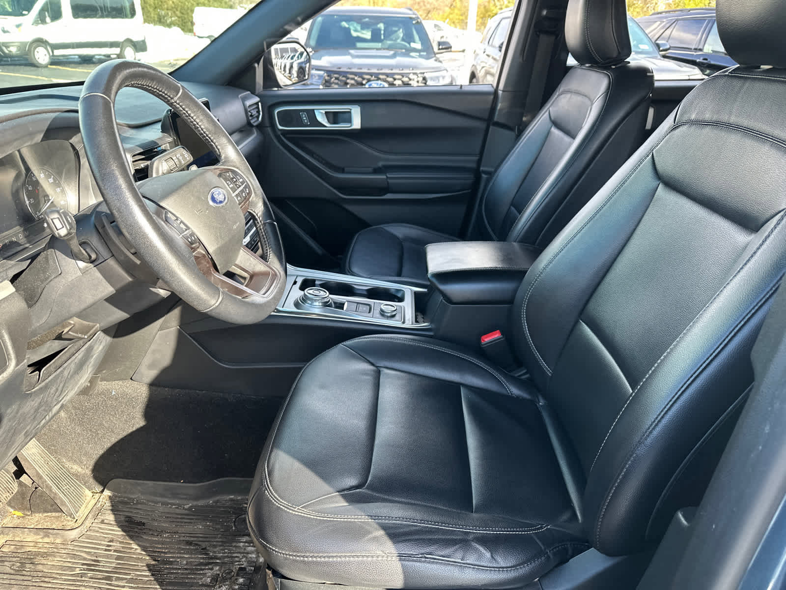 Certified 2020 Ford Explorer XLT w/ Equipment Group 202A image 25