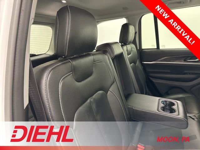 Used 2023 Jeep Grand Cherokee Limited w/ Black Appearance Package image 12