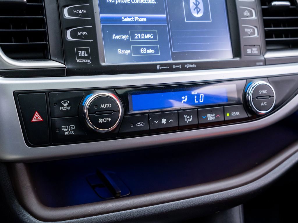Used 2018 Toyota Highlander Limited image 29