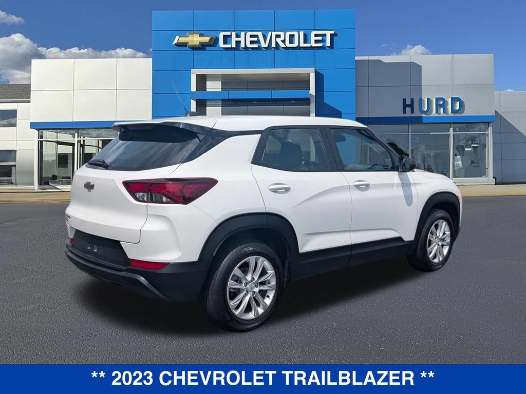 Used 2023 Chevrolet TrailBlazer LS FWD image 4