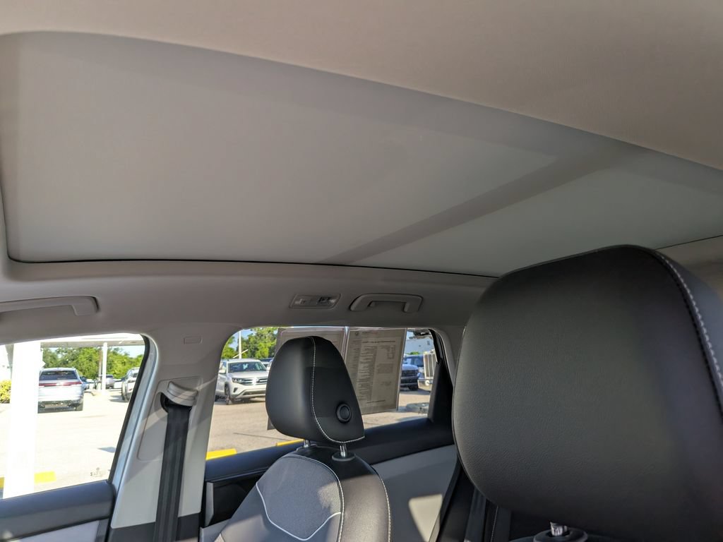 Certified 2023 Volkswagen Taos SE w/ Panoramic Sunroof Package FWD image 19