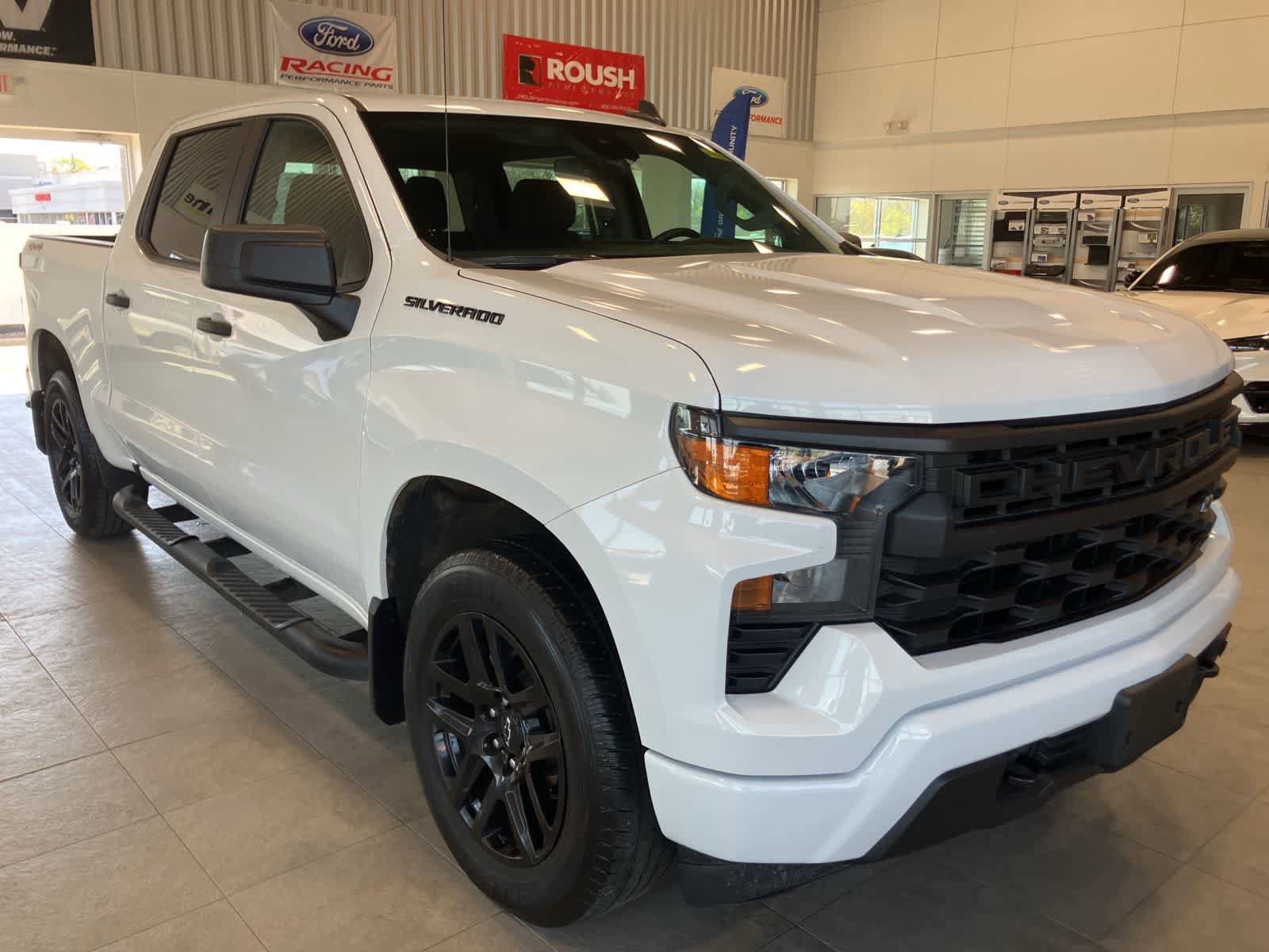 Used 2024 Chevrolet Silverado 1500 Custom AWD/4WD image 3