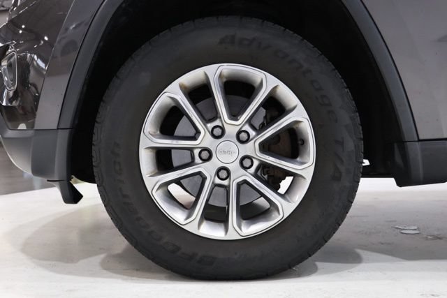 Used 2015 Jeep Grand Cherokee Limited AWD/4WD image 9
