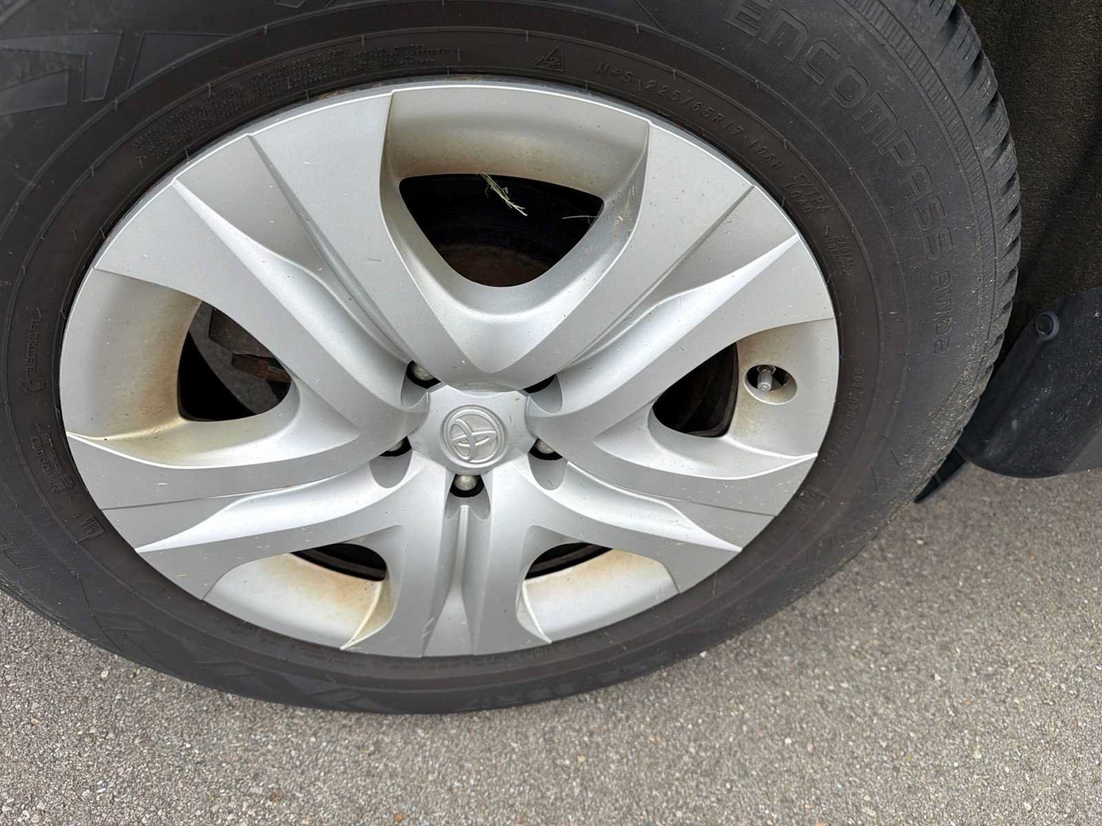 Used 2013 Toyota RAV4 LE AWD/4WD image 18