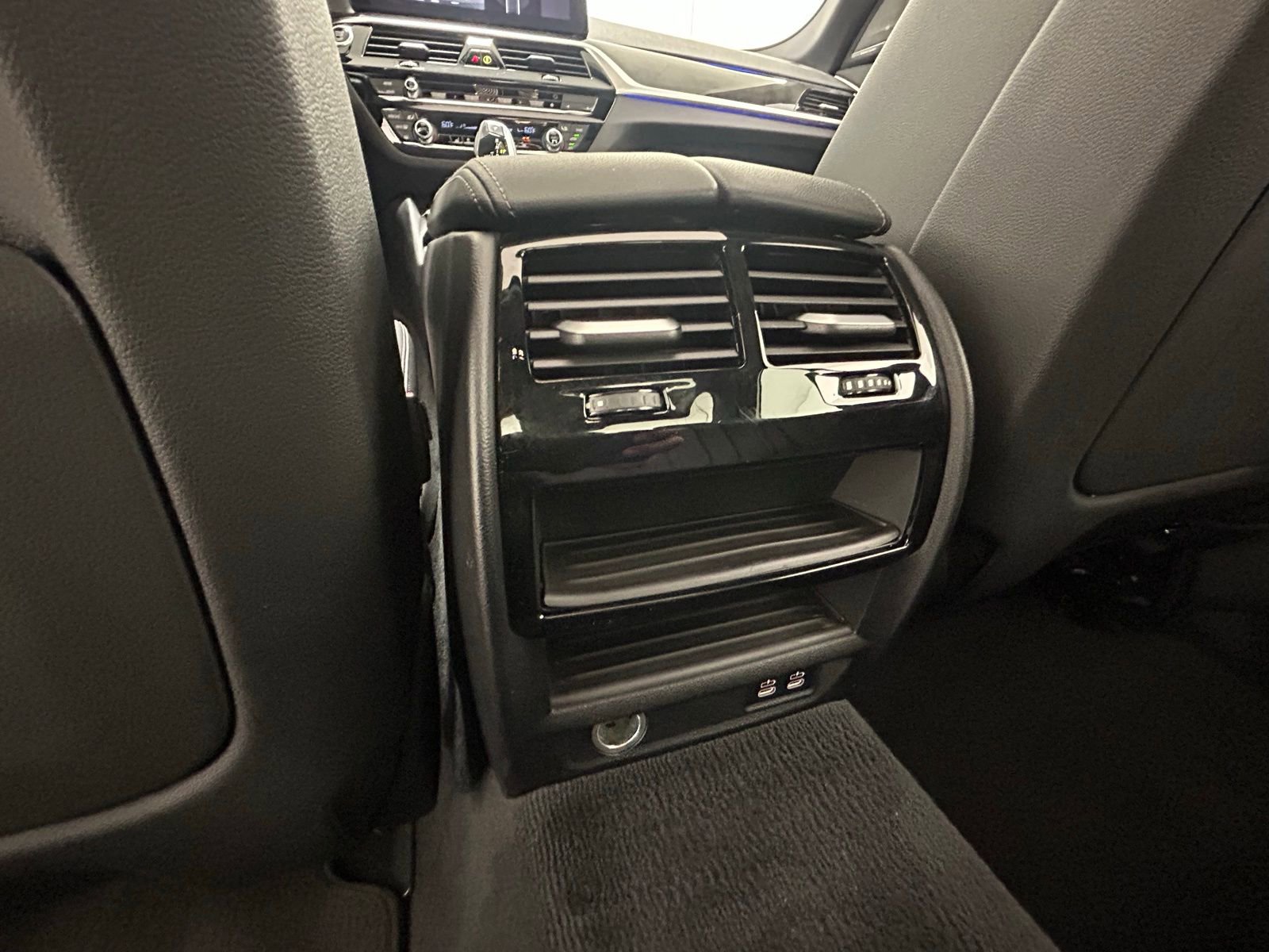 Used 2023 BMW 540i xDrive w/ Premium Package image 35