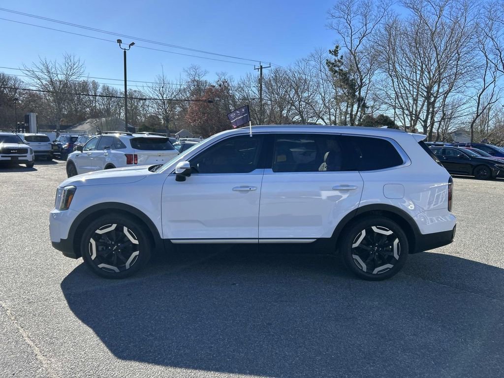 Used 2023 Kia Telluride EX image 6