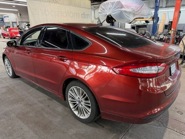 Used 2014 Ford Fusion SE w/ Equipment Group 202A FWD image 2