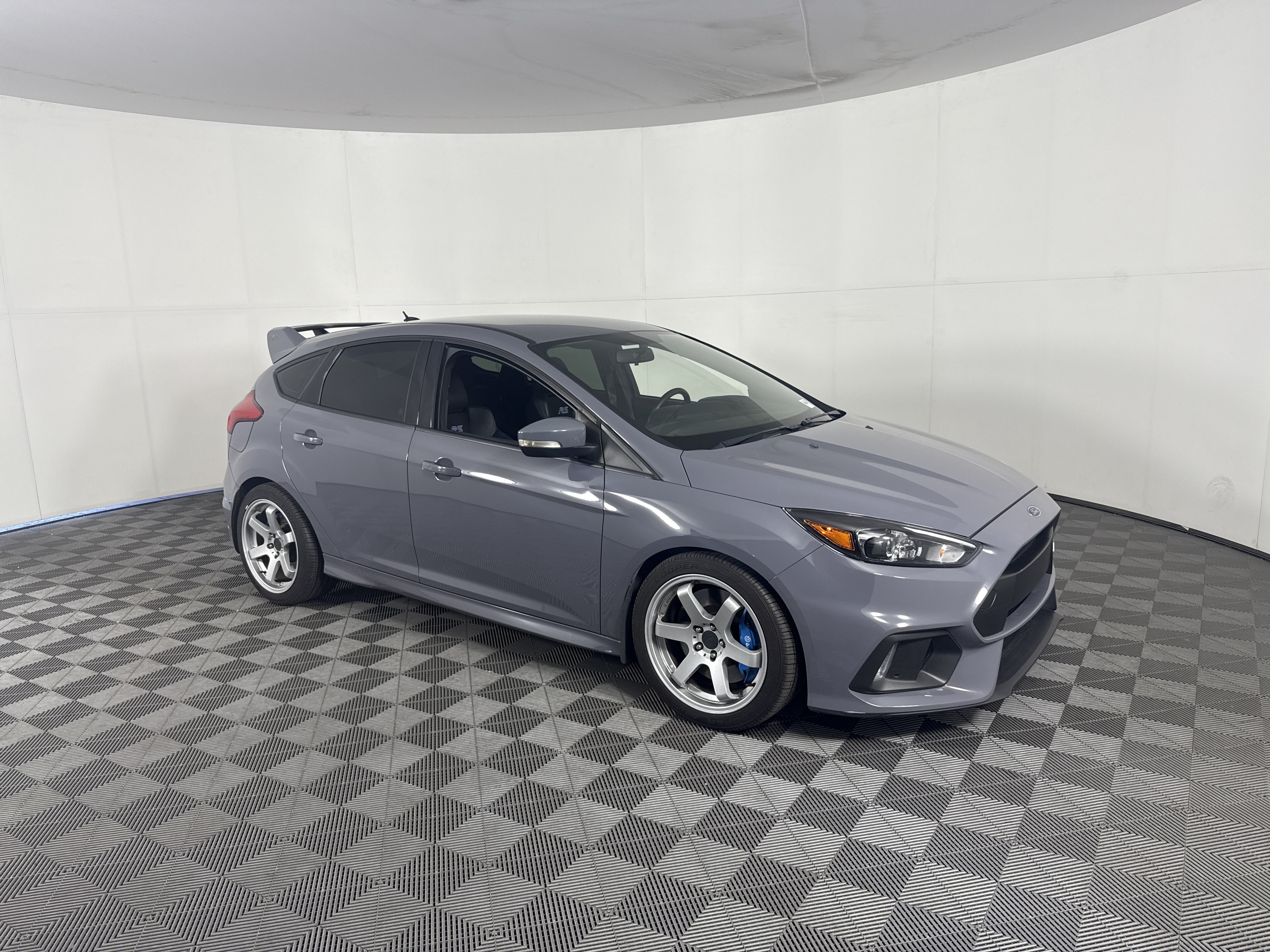 Used 2017 Ford Focus RS AWD/4WD image 2