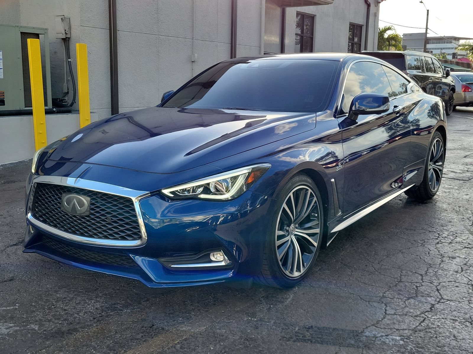 Used 2017 INFINITI Q60 3.0t w/ Premium Plus Package 3.0T AWD/4WD image 33