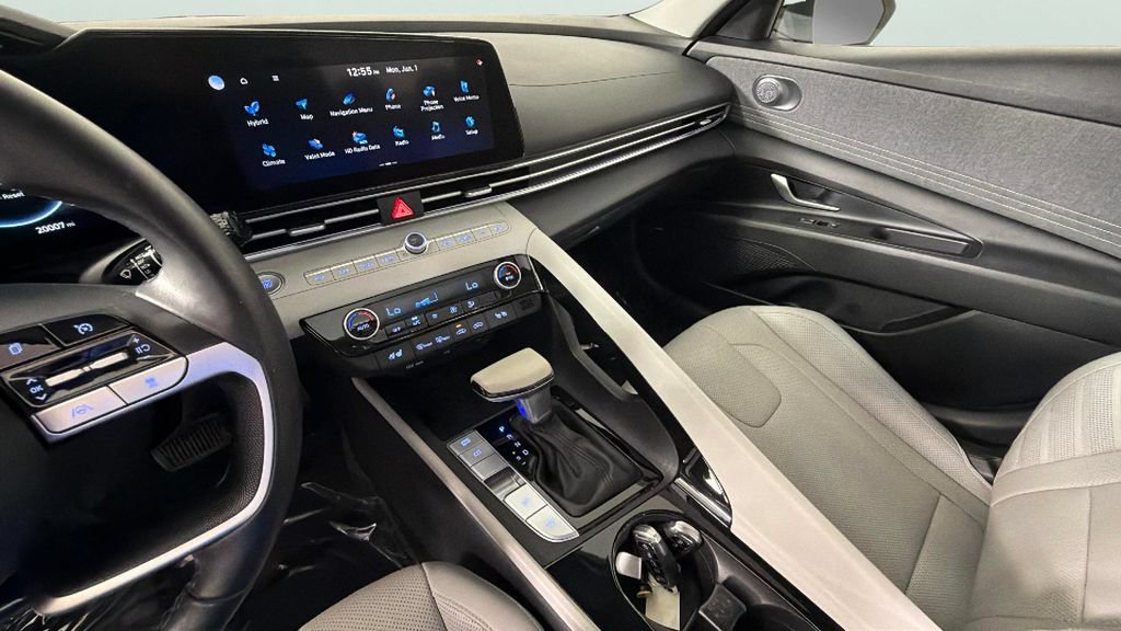 Used 2022 Hyundai Elantra Limited w/ Cargo Package FWD image 20