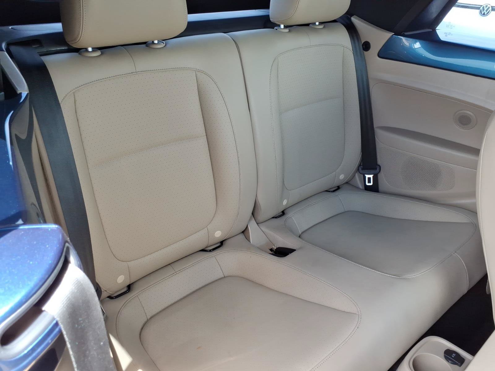 Used 2019 Volkswagen Beetle 2.0T SE w/ SE Premium Package FWD image 14