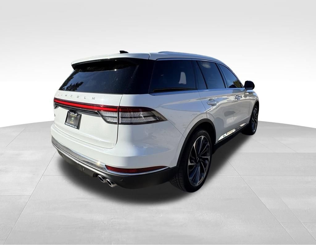 Used 2025 Lincoln Aviator Reserve w/ Equipment Group 201A image 7