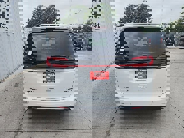 New 2026 Chrysler Pacifica Limited w/ S Appearance Package image 23