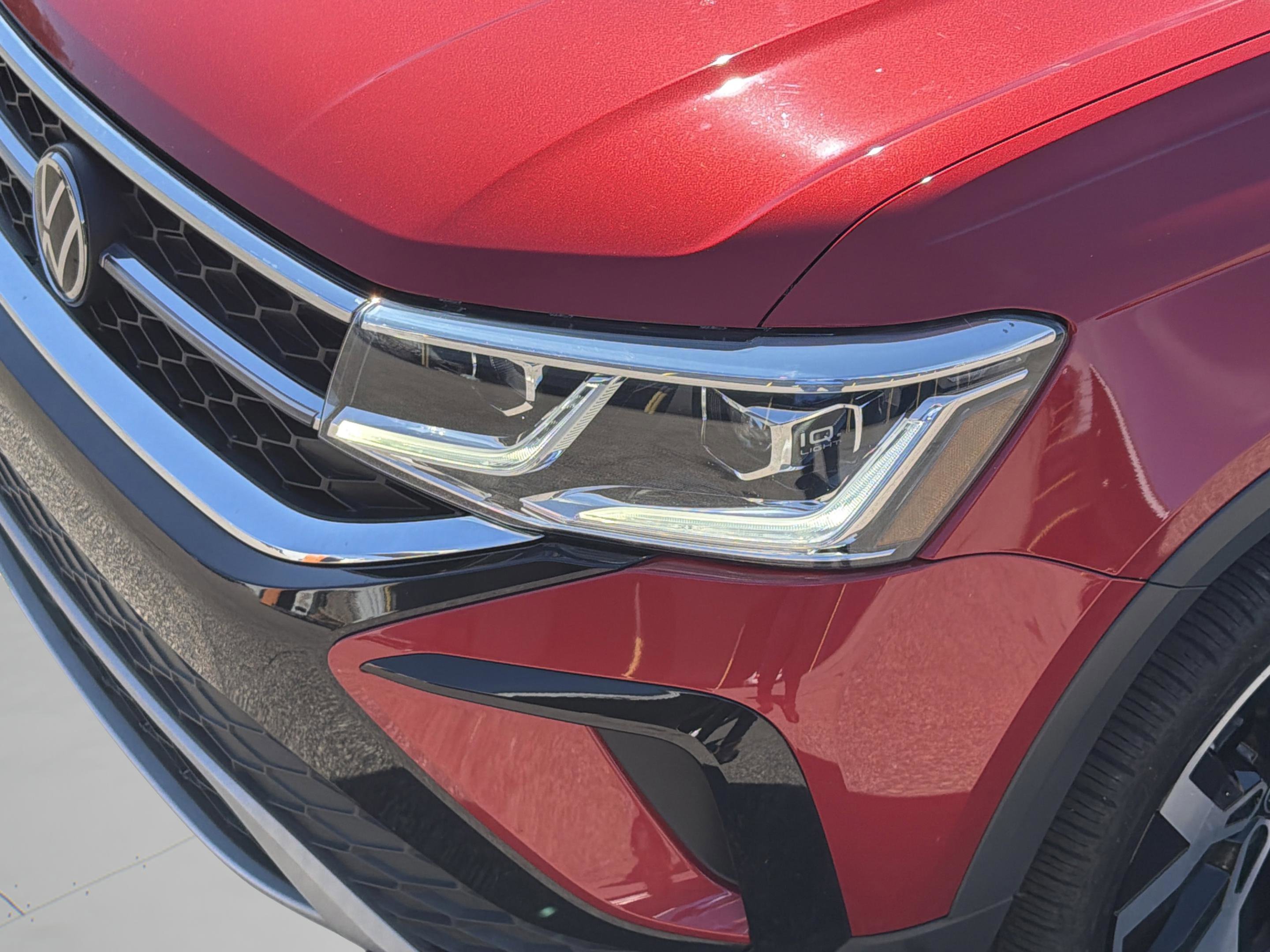 Used 2023 Volkswagen Taos SEL image 10