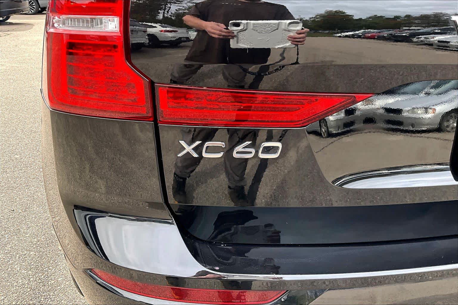 Certified 2024 Volvo XC60 B5 Plus w/ Climate Package AWD/4WD image 31