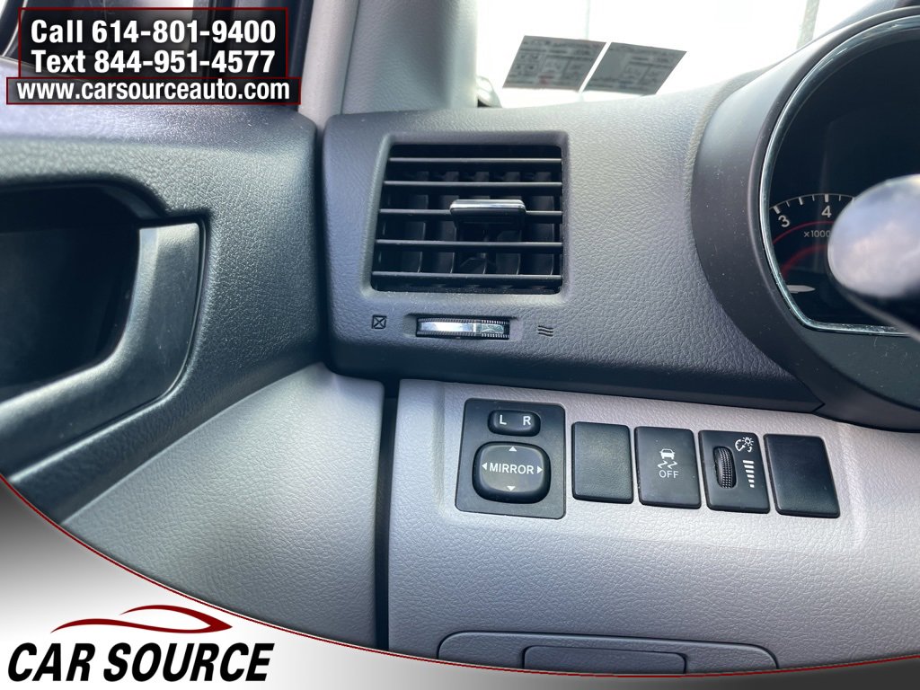 Used 2012 Toyota Highlander FWD image 24