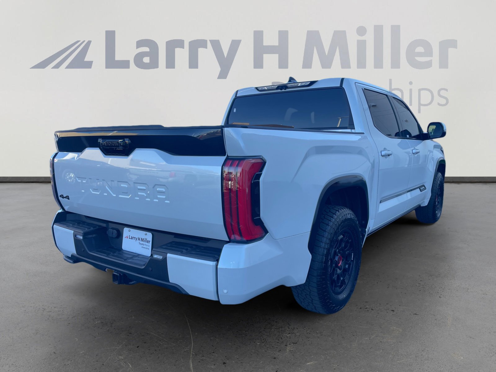 Used 2023 Toyota Tundra Platinum w/ Advanced Package image 5